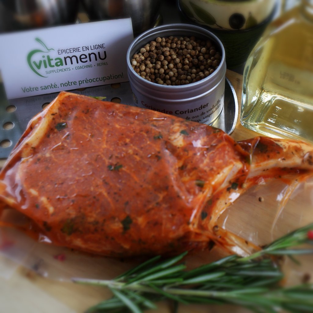 Chop de porc avec os 3/4 de pouce x 8 marinée teriyaki - VitaMenu, Côte de porc du Québec mariné sauce souvlaki, boucherie à Mirabel et Blainville, livraison partout au Québec. Vitamenu.ca boucherie et poissonnerie à domicile.