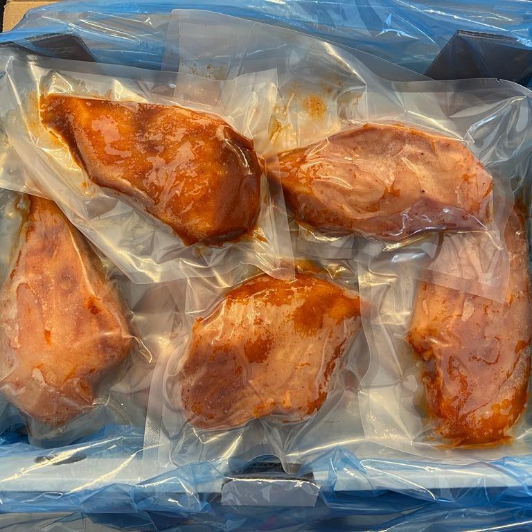 Poitrine de poulet BBQ 2.27kg (14 à 15 unités)